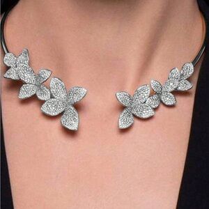 Women's Elegant Silver Floral Necklace